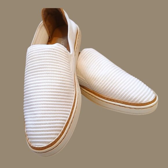 UGG Cream Knit Slip-on Loafers 7.5M - Like New - Picture 8 of 10